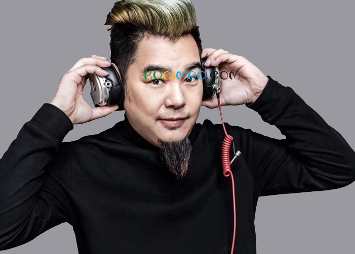 因为他的老大非常二