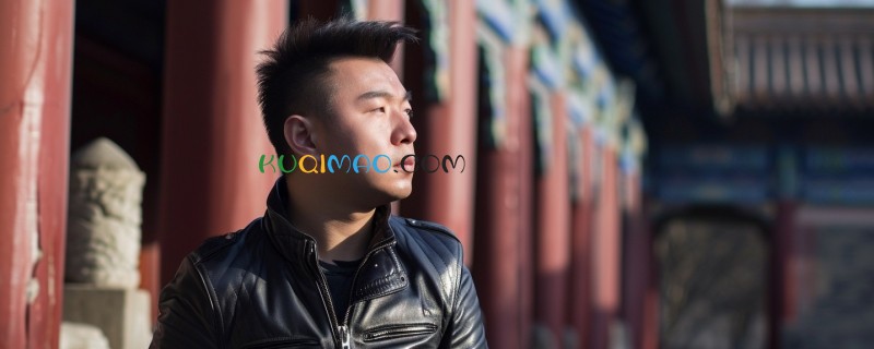 大衣哥采访中突然翻墙走了 网友：都是些什么人啊