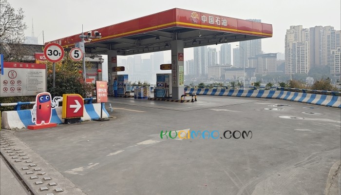 加油后逃单的保时捷男司机落网了
