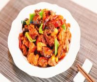 杨铭宇黄焖鸡被曝剩菜回收再加工