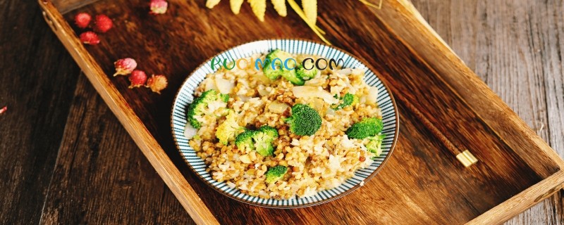 女子点“拼好饭”遭骑手称“狗饭” 平台投诉引服务态度争议
