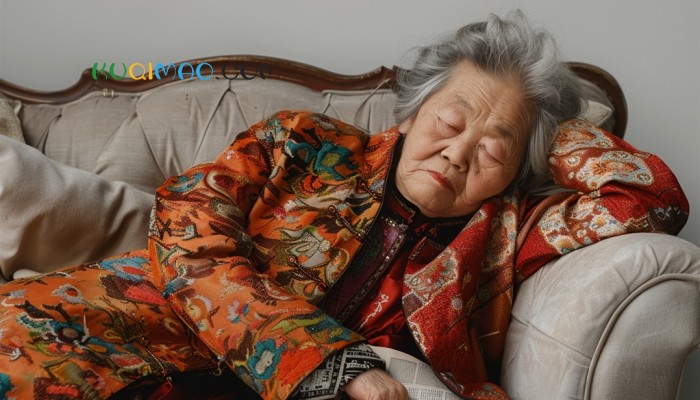 老太将遗产全赠干儿子 身后骨灰竟被撒于山野