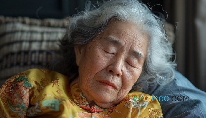 老太将遗产全赠干儿子 身后骨灰竟被撒于山野