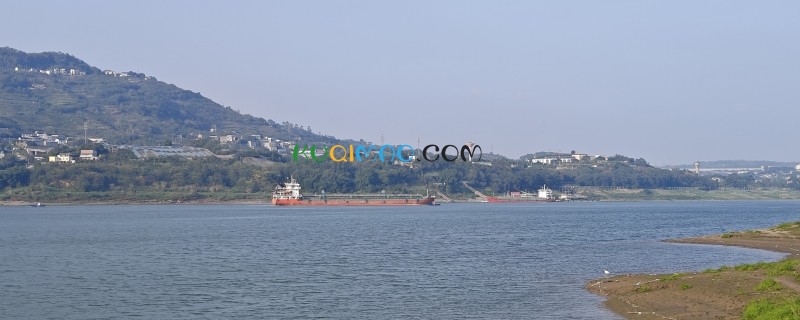 女子勇敢救援落水男子 事后后怕落泪引点赞